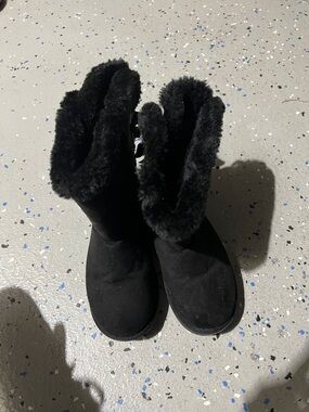 Hot Cakes Black Faux Fur Kids Booties
